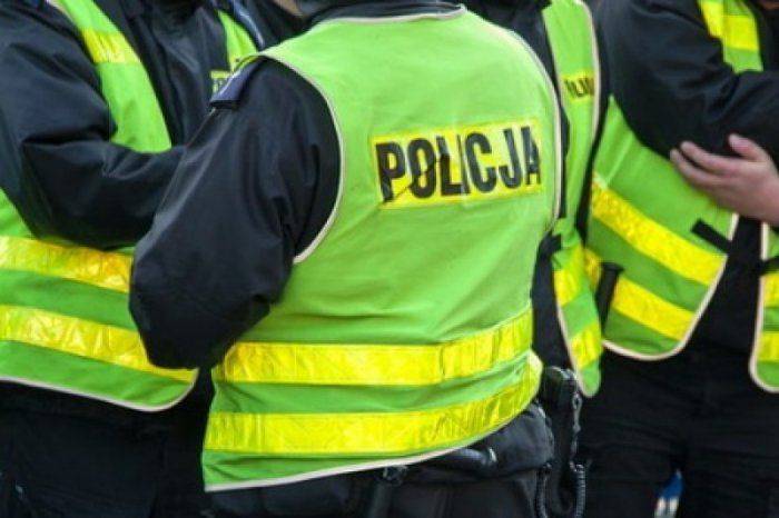 Польские милиционеры обезвредили украинских ультрас: фанаты «Днепра» смотрели матч в кутузке Польские милиционеры обезвредили украинских ультрас: фанаты «Днепра» смотрели матч в кутузке