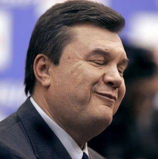 Янукович борется за снятие евросанкций со своей семьи гораздо активнее, чем боролся с Майданом Янукович борется за снятие евросанкций со своей семьи гораздо активнее, чем боролся с Майданом