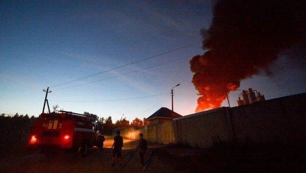 Пожар на нефтебазе в Киевской области охватил уже 17 резервуаров Пожар на нефтебазе в Киевской области охватил уже 17 резервуаров