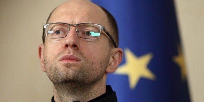 Яценюк: Евросоюз не дает США поставить оружие Украине Яценюк: Евросоюз не дает США поставить оружие Украине