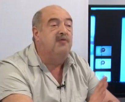 Стул должен быть один Стул должен быть один