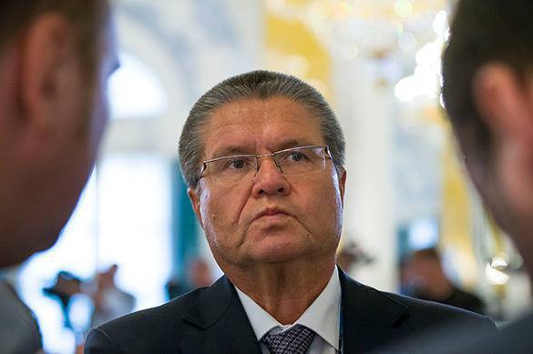 Министр экономики обвинил ЦБ в "заглючивании" рынка Министр экономики обвинил ЦБ в "заглючивании" рынка
