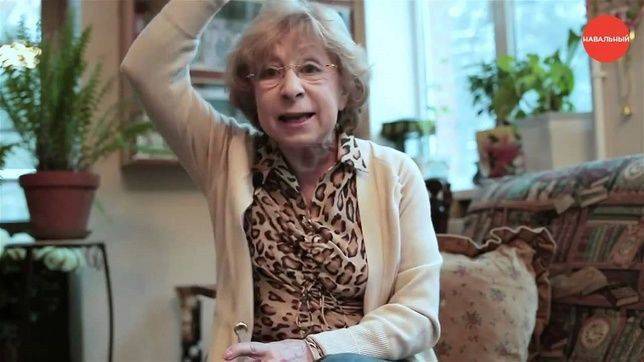 Ахеджакова на "Дожде" извинилась перед Арменией за "русскую оккупацию" Ахеджакова на "Дожде" извинилась перед Арменией за "русскую оккупацию"