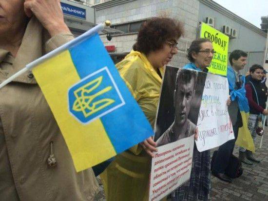 В Москве прошел "многомиллионный" митинг против поддержки Новороссии В Москве прошел "многомиллионный" митинг против поддержки Новороссии