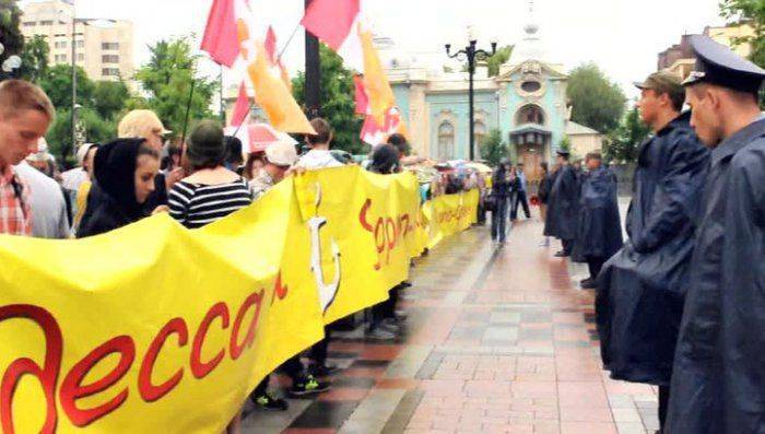 Саакашвили хочет отдать одесский порт иностранцам Саакашвили хочет отдать одесский порт иностранцам