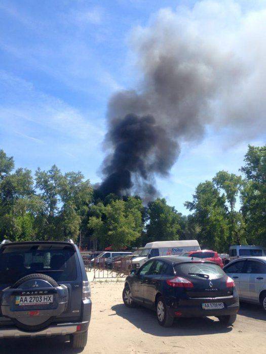 В Киеве новый пожар: горит Труханов остров В Киеве новый пожар: горит Труханов остров