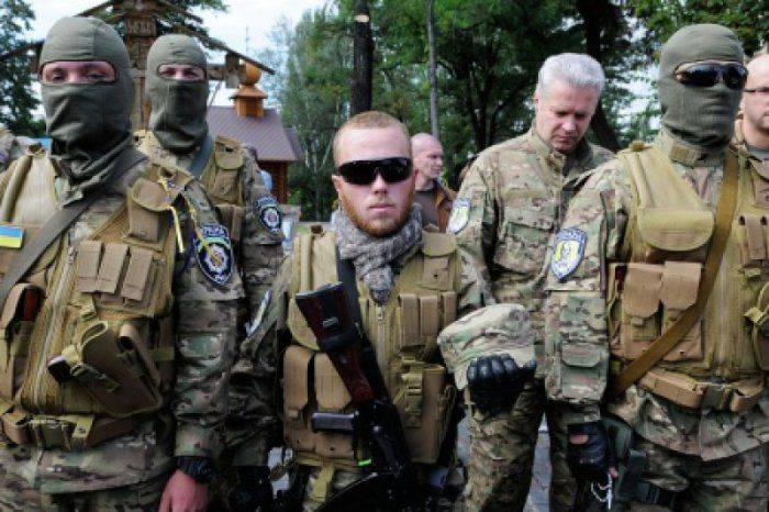 Порошенко и Шокин начали утилизацию карбатов Порошенко и Шокин начали утилизацию карбатов