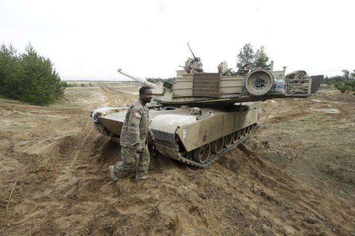 Пентагон отыграл назад планы выдвинуть танки к границам России Пентагон отыграл назад планы выдвинуть танки к границам России