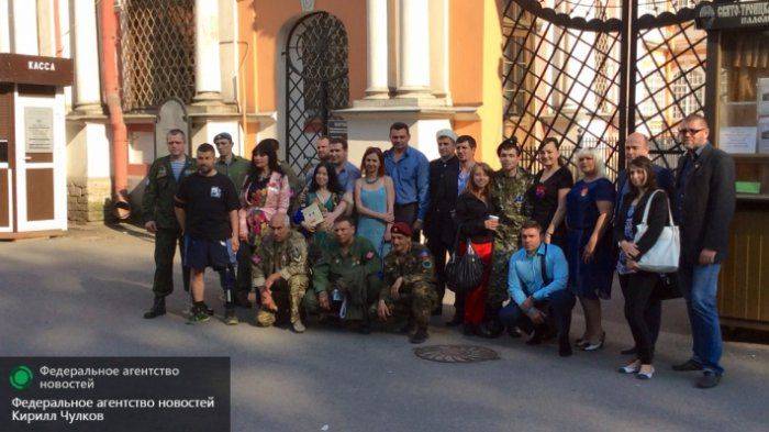 Ополченцы в Петербурге отказались мириться с Порошенко Ополченцы в Петербурге отказались мириться с Порошенко