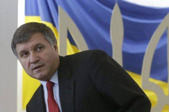 Порошенко готовит слив Авакова Порошенко готовит слив Авакова