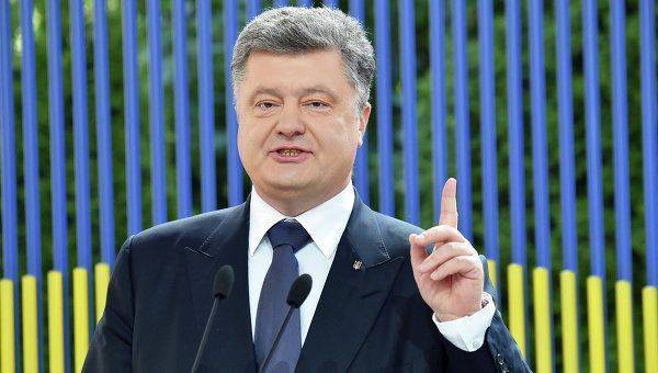 Экс-премьер Украины: Порошенко хочет стать "наместником Бога" на Земле Экс-премьер Украины: Порошенко хочет стать "наместником Бога" на Земле
