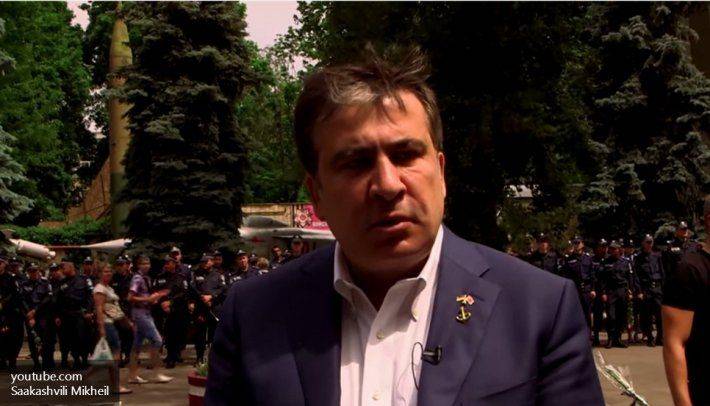 Саакашвили устроил чаепитие во взорванном одесском кафе Саакашвили устроил чаепитие во взорванном одесском кафе