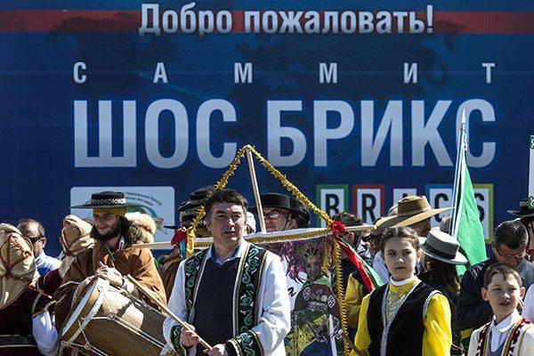 Саммит БРИКС даёт Путину шанс показать возможности России Саммит БРИКС даёт Путину шанс показать возможности России
