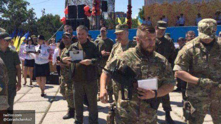 Нацисты и мусульмане установят на Украине проамериканский режим Нацисты и мусульмане установят на Украине проамериканский режим