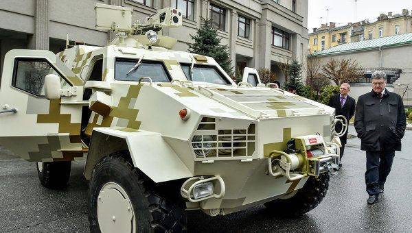 Во Львове представили бронеавтомобиль "Дозор-Б" Во Львове представили бронеавтомобиль "Дозор-Б"