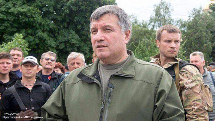 Аваков: Взрывы во Львове — дело рук имитаторов «Правого сектора» Аваков: Взрывы во Львове — дело рук имитаторов «Правого сектора»