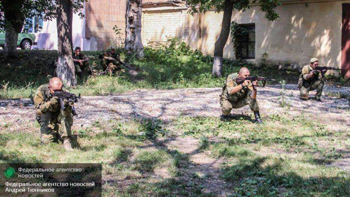 В администрации Порошенко разглядели тяжелую технику ополчения в ДНР и ЛНР В администрации Порошенко разглядели тяжелую технику ополчения в ДНР и ЛНР