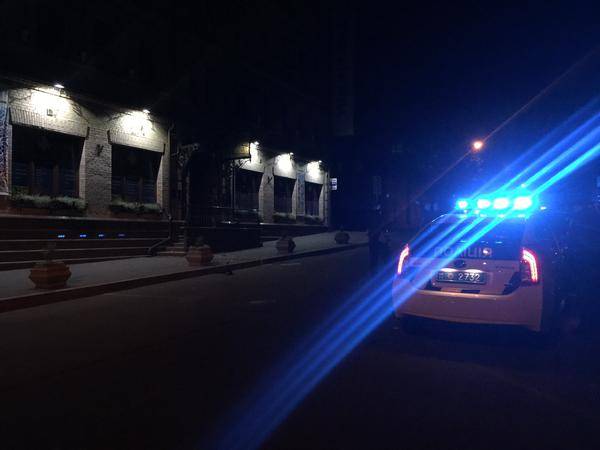 В Киеве ЧП: из гранатомета расстреляли банк в центре города В Киеве ЧП: из гранатомета расстреляли банк в центре города