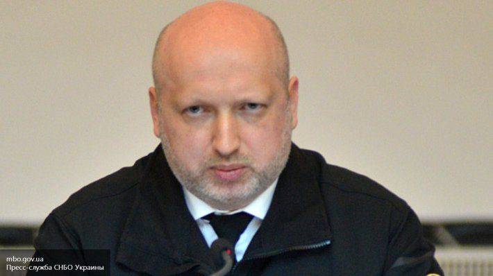 Турчинов обозвал Россию «колоссом на глиняных ногах» Турчинов обозвал Россию «колоссом на глиняных ногах»