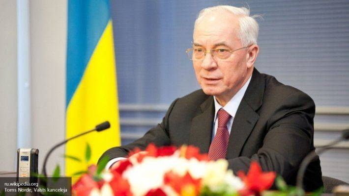 Азаров: «Патриотизм» Порошенко построен на лжи Азаров: «Патриотизм» Порошенко построен на лжи