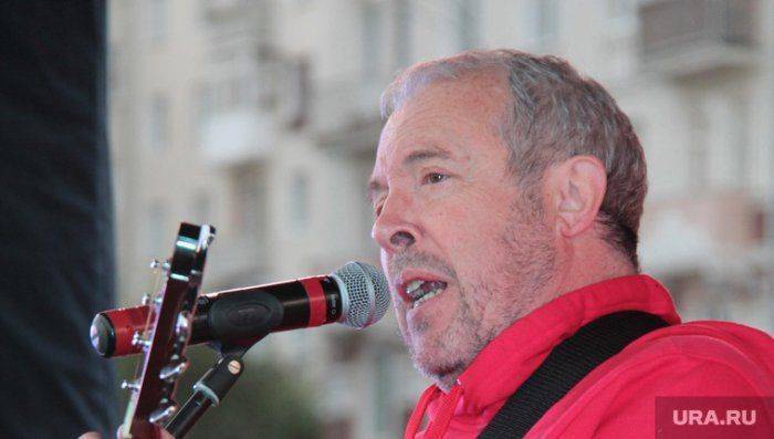 «Он был убит сегодня в собственном подъезде». Грушинский фестиваль сообщил о смерти Андрея Макаревича.  «Он был убит сегодня в собственном подъезде». Грушинский фестиваль сообщил о смерти Андрея Макаревича.