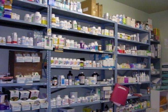 Доза патриотизма: каратели «Азова» и «черная сотня Авакова» ограбили аптеку Доза патриотизма: каратели «Азова» и «черная сотня Авакова» ограбили аптеку