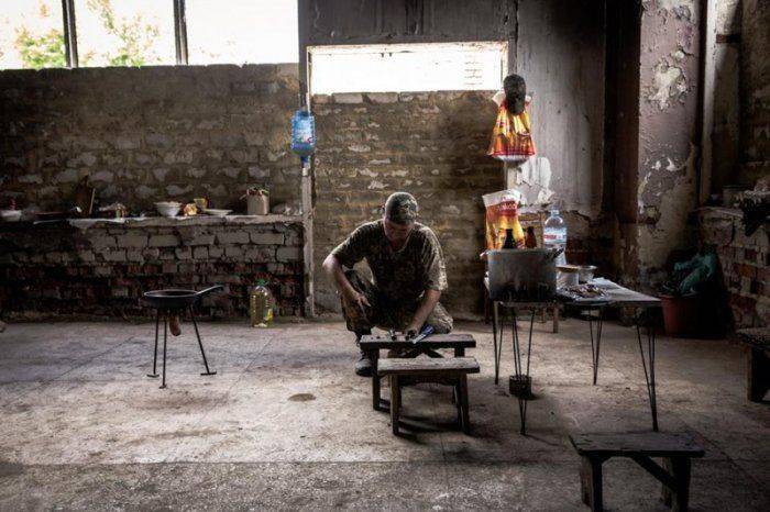 Аль-Джазира рассказала про убогую жизнь киевских военных, которые с голодухи едят собачье мясо Аль-Джазира рассказала про убогую жизнь киевских военных, которые с голодухи едят собачье мясо