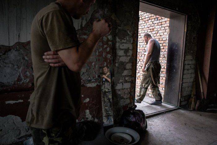 Аль-Джазира рассказала про убогую жизнь киевских военных, которые с голодухи едят собачье мясо Аль-Джазира рассказала про убогую жизнь киевских военных, которые с голодухи едят собачье мясо