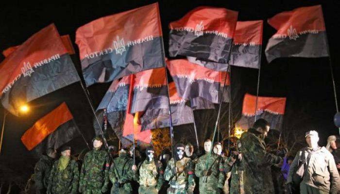 Правосеки готовятся к вече: Эту власть породил Майдан – он ее и уничтожит!   Правосеки готовятся к вече: Эту власть породил Майдан – он ее и уничтожит!