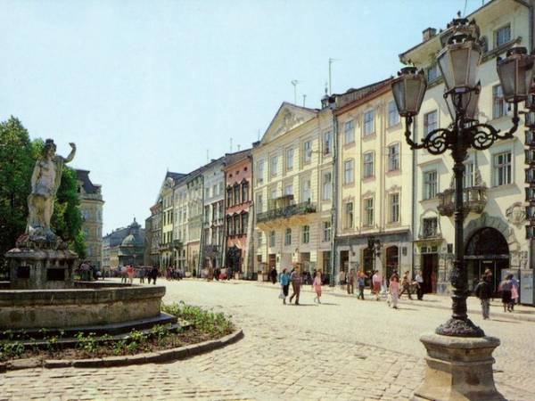 Во Львове русского шансона больше, чем в Луганске — киевские СМИ начинают опускать Галичину Во Львове русского шансона больше, чем в Луганске — киевские СМИ начинают опускать Галичину