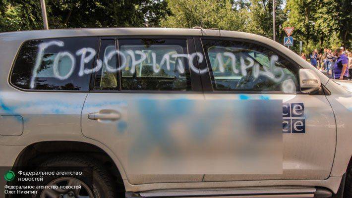Наблюдатели ОБСЕ попали под новый обстрел в Донбассе Наблюдатели ОБСЕ попали под новый обстрел в Донбассе