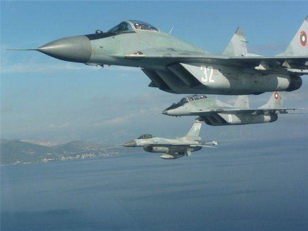 "МиГ-29" против F-16: кто победит в бою? "МиГ-29" против F-16: кто победит в бою?
