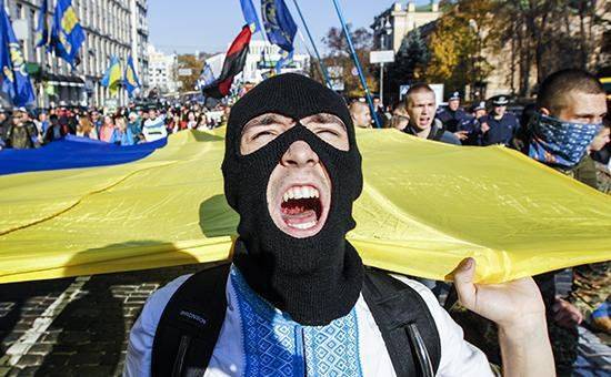 Готовность к митингам на Украине сменилась готовностью эмигрировать Готовность к митингам на Украине сменилась готовностью эмигрировать
