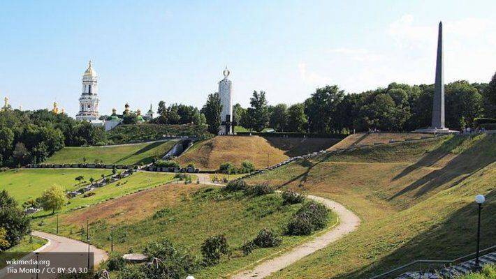 Киев перечеркнет подвиг советских воинов лозунгом «Слава Украине» Киев перечеркнет подвиг советских воинов лозунгом «Слава Украине»