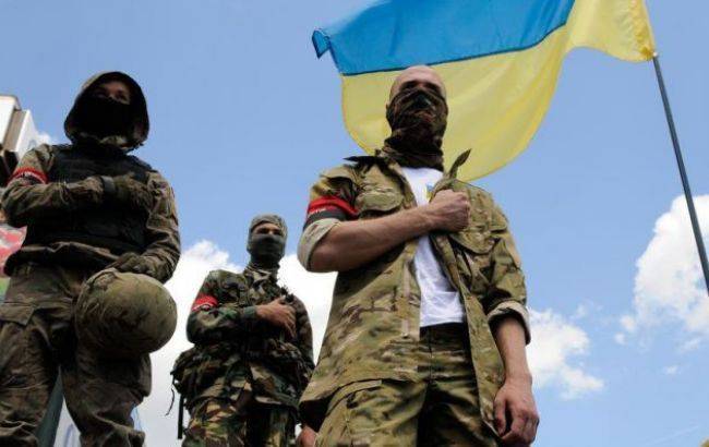 Правый сектор вливается в СБУ на правах штатного подразделения Правый сектор вливается в СБУ на правах штатного подразделения