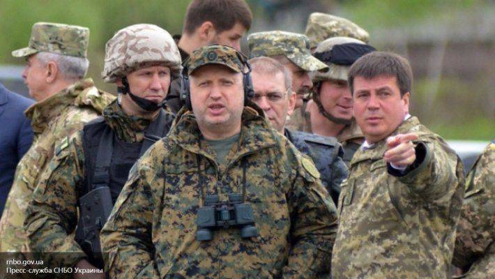 Турчинов обнаружил в Донбассе российские войска по образцу «Ваффен-СС» Турчинов обнаружил в Донбассе российские войска по образцу «Ваффен-СС»