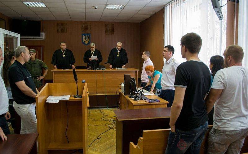Одесский суд освободил троих «куликовцев» из-под стражи Одесский суд освободил троих «куликовцев» из-под стражи