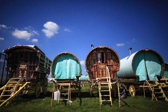 Веди ж, ромалэ, нас смелее в бой: Украина покорит Донбасс цыганским спецназом  Веди ж, ромалэ, нас смелее в бой: Украина покорит Донбасс цыганским спецназом