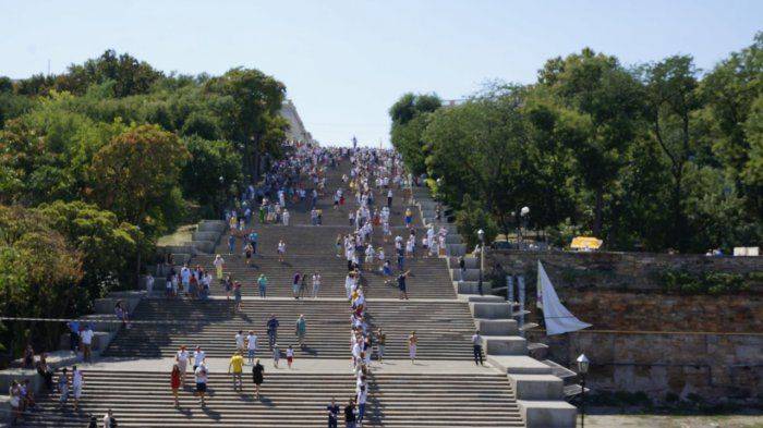 Одесские националисты превратили Дюка Ришелье в рагуля в вышиванке Одесские националисты превратили Дюка Ришелье в рагуля в вышиванке