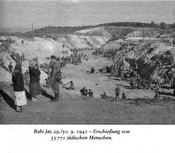 Расстрел евреев осуществляли украинские полицейские из «Буковинского Куриня» Расстрел евреев осуществляли украинские полицейские из «Буковинского Куриня»