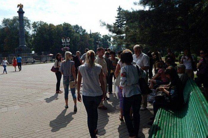 В Полтаве ликвидируют «следы патриотизма» и срывают красно-черные флаги  В Полтаве ликвидируют «следы патриотизма» и срывают красно-черные флаги