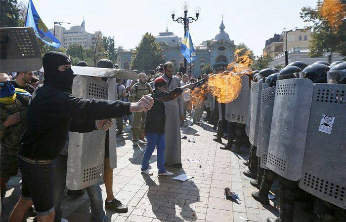 В больницах оказалось более 140 пострадавших в ходе беспорядков у Рады В больницах оказалось более 140 пострадавших в ходе беспорядков у Рады