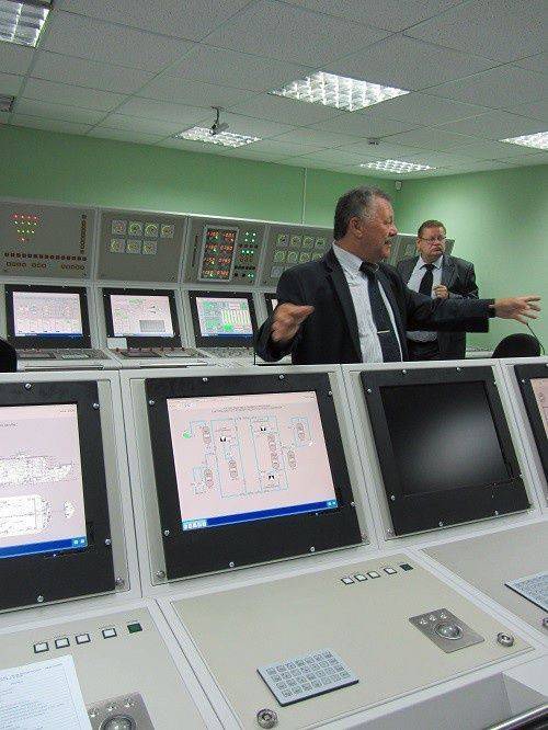 Новости из "Страны-бензоколонки": Строительство первой в мире плавучей АЭС и крупнейшего ледокола вошло в решающую стадию Новости из "Страны-бензоколонки": Строительство первой в мире плавучей АЭС и крупнейшего ледокола вошло в решающую стадию