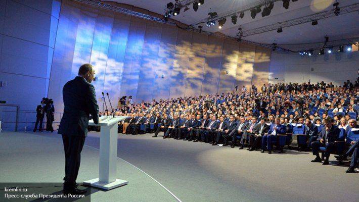 Путин: Развитие событий на Украине зависит от терпения народа Путин: Развитие событий на Украине зависит от терпения народа