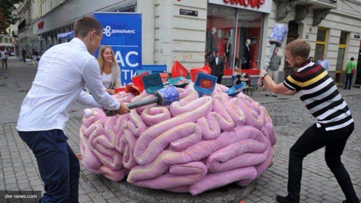 Украинский цирк: «Стена» пройдет по огородам, Львову вынесло мозг, одесские геи обиделись Украинский цирк: «Стена» пройдет по огородам, Львову вынесло мозг, одесские геи обиделись