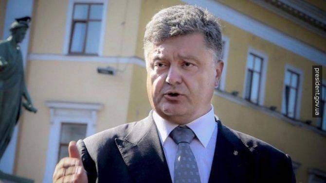 Петр Порошенко объяснил причину конфликта между Саакашвили и Яценюком Петр Порошенко объяснил причину конфликта между Саакашвили и Яценюком