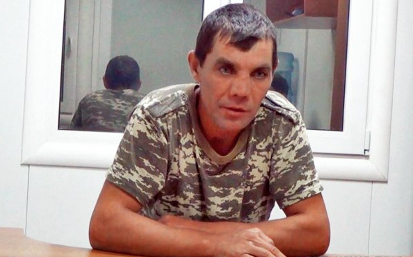 В Крыму еще один украинский военный пришел брататься с россиянами В Крыму еще один украинский военный пришел брататься с россиянами