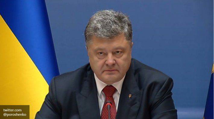 Порошенко обвинил «зеленых человечков» РФ в кризисе мигрантов Порошенко обвинил «зеленых человечков» РФ в кризисе мигрантов