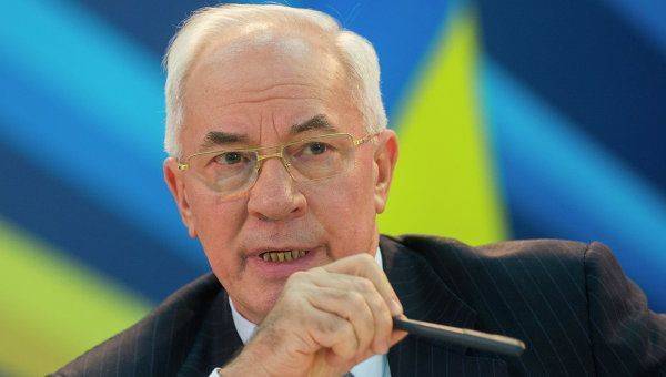 Азаров: Киев грубо обманывает людей Азаров: Киев грубо обманывает людей