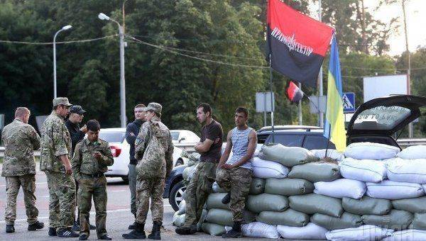 Крымские татары и «Правый сектор» начали блокаду Крыма. Крымские татары и «Правый сектор» начали блокаду Крыма.